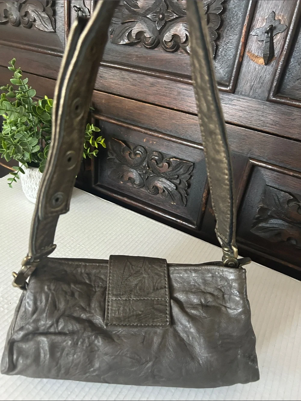 Giving Brand Metallic Brown Crossbody Bag with Gold-Tone Turn Lock